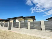 Casa Individuala / 4 Camere / 2 Bai / Teren 370 mp 