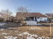 Gospodarie autentică bănățeană, cu teren generos și... 