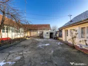 Gospodarie autentică bănățeană, cu teren generos și... 