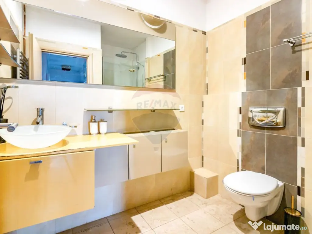 Vanzare Vila 5 camere cu semineu, piscina si priveliste l...