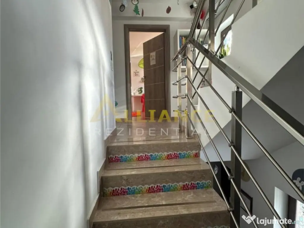 Casa - 370.000eur - 6 Dormitoare living