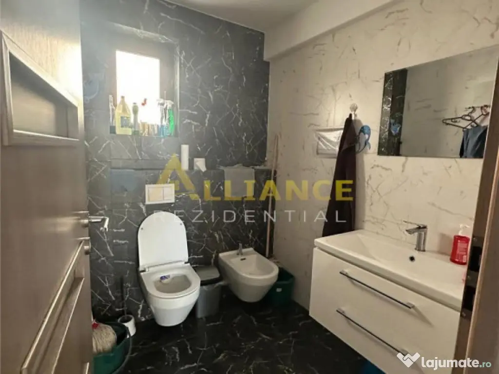 Casa - 370.000eur - 6 Dormitoare living