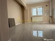 Apartament 3 camere decomandat - 300 m Metrou Aparatorii Pat 