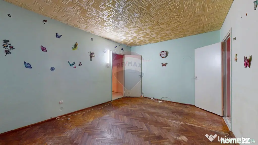 Apartament 3 camere de vânzare, necesită renovare, Săcele