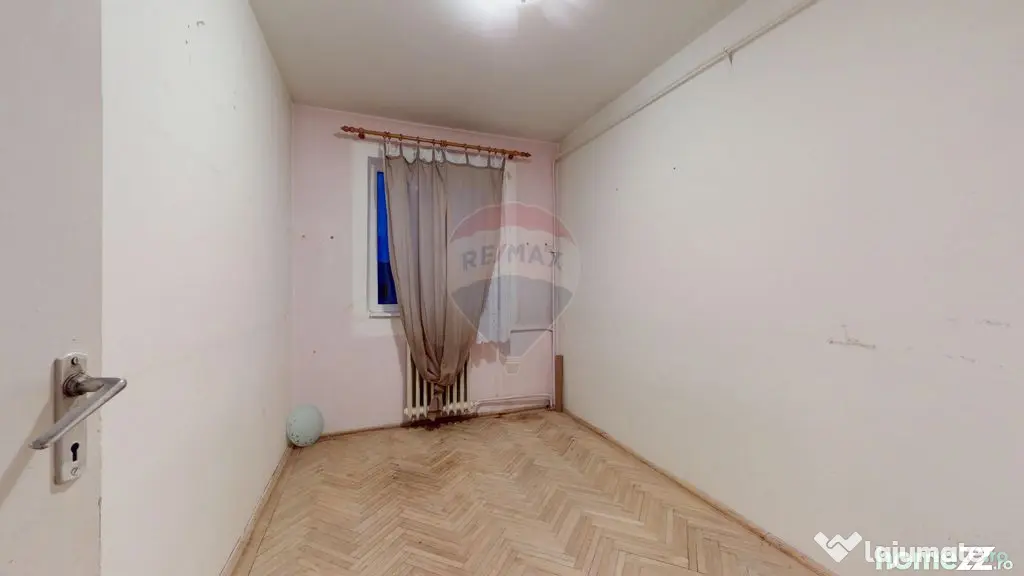 Apartament 3 camere de vânzare, necesită renovare, Săcele