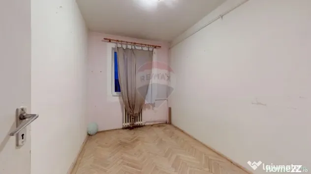 Apartament 3 camere de vânzare, necesită renovare, Săcele