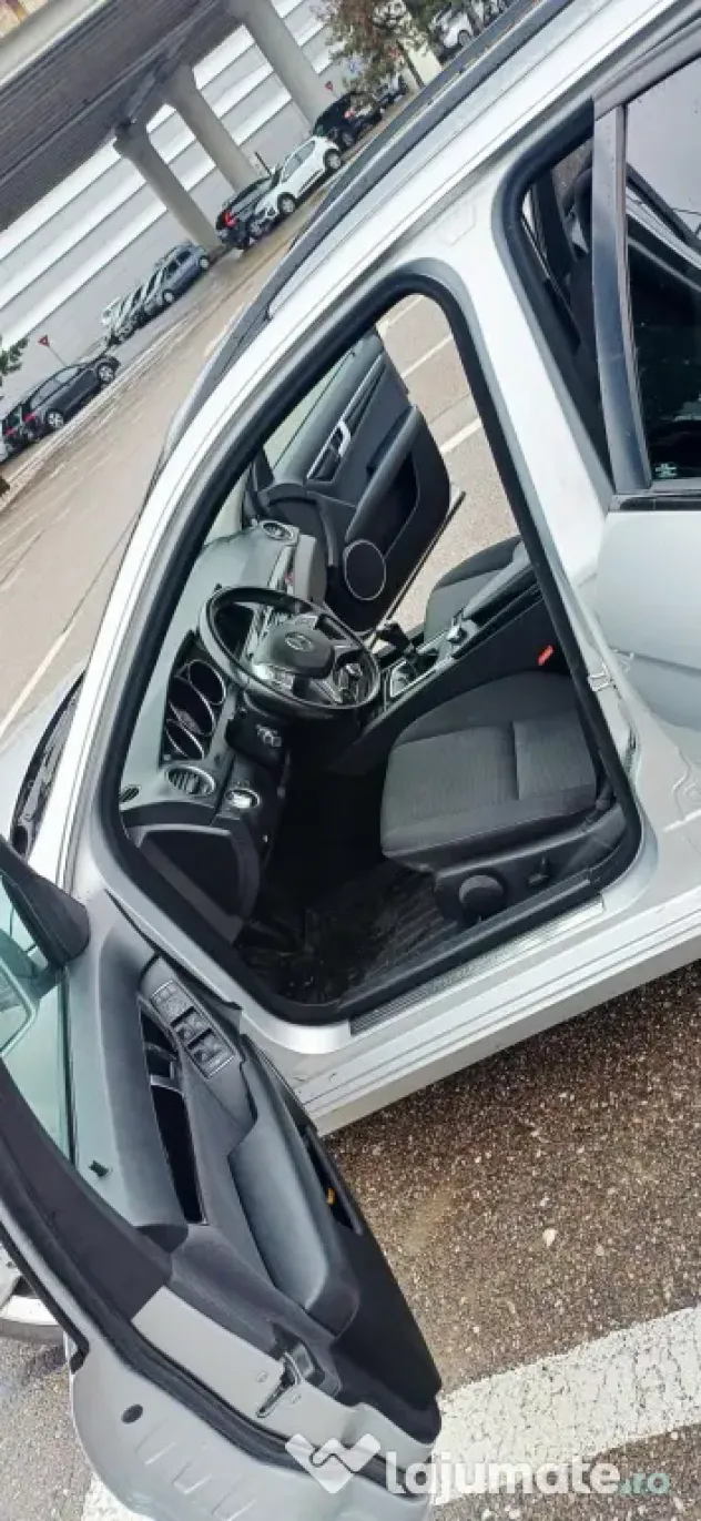 Mercedes Benz C 180 CGI Facelift Blue Efficiency-variante auto 4X4 - Pitesti (Arges)