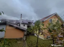 Casă de vanzare/spatiu comercial, cu 4 camere și un teren
