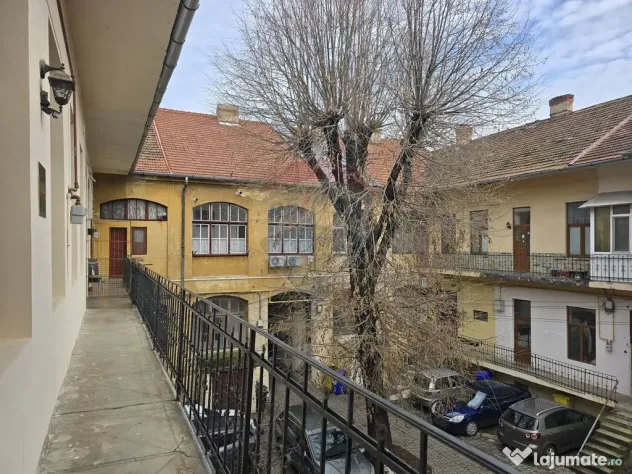 Spațiu birouri de închiriat în zona Central, parcare i...
