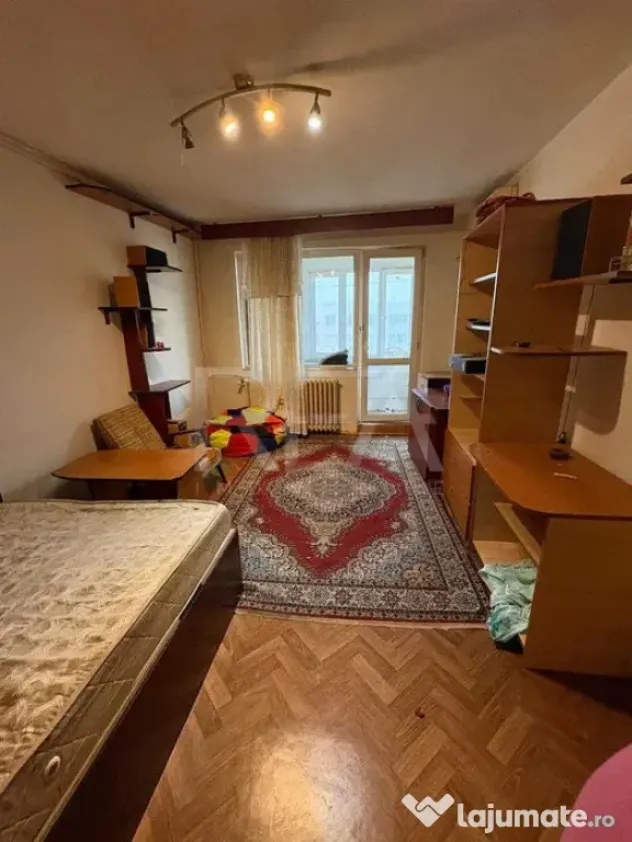2 camere Titan decomandat, an 1972, reabilitat