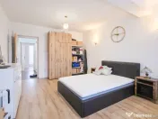 Casă 11 camere cu livadă pe Strada Republicii, Dragomir... 