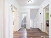 Casă 11 camere cu livadă pe Strada Republicii, Dragomir... 