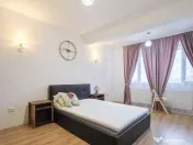 Casă 11 camere cu livadă pe Strada Republicii, Dragomir... 