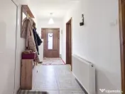 Casă 11 camere cu livadă pe Strada Republicii, Dragomir... 