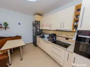 Apartament pe 2 niveluri de vânzare Victoriei 