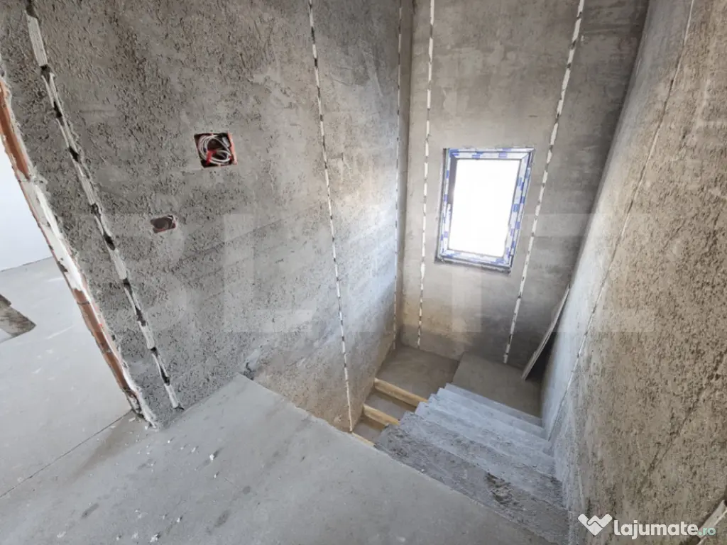 Casa 5 camere, 115 mp, zona Valea Adanca