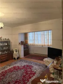 Apartament cu 3 camere, decomandat - zona Racadau