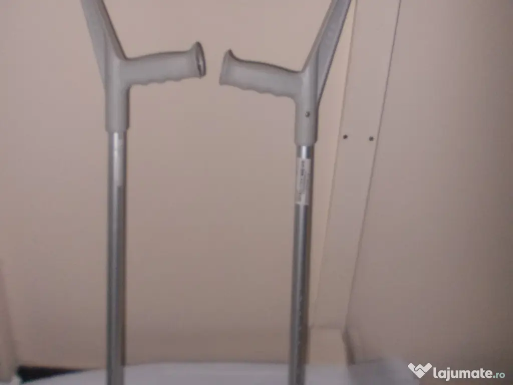 Carje antebrat reglabile, dizabilitati handicap, batran, carja ALUMINIU