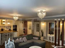 Apartament de lux la casa, 4 camere și două parcări zona