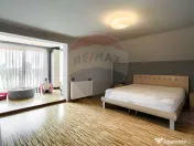 Casă modernă și spațioasă cu piscină,saună și sal... 