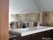 Casă modernă și spațioasă cu piscină,saună și sal... 