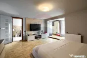 Casă modernă și spațioasă cu piscină,saună și sal... 
