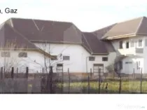 Casă cu Depozit și Spații Comerciale, Utvin