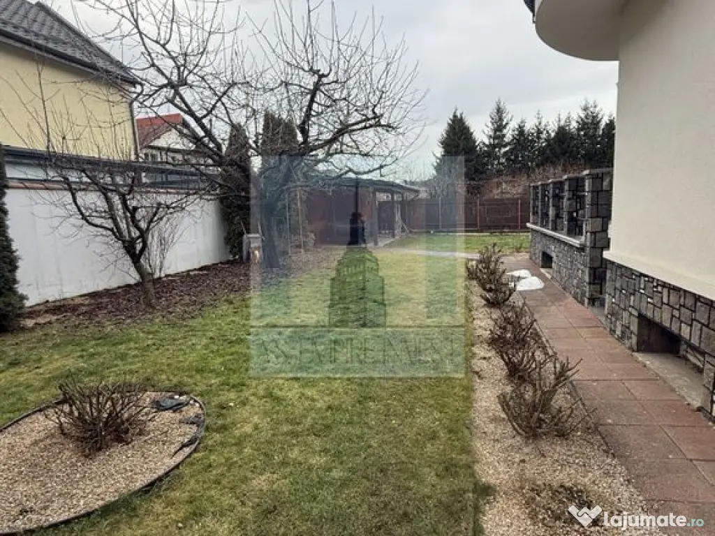 COMISION 0% Casa/Villa 9 camere, singur in curte-zona Tra...