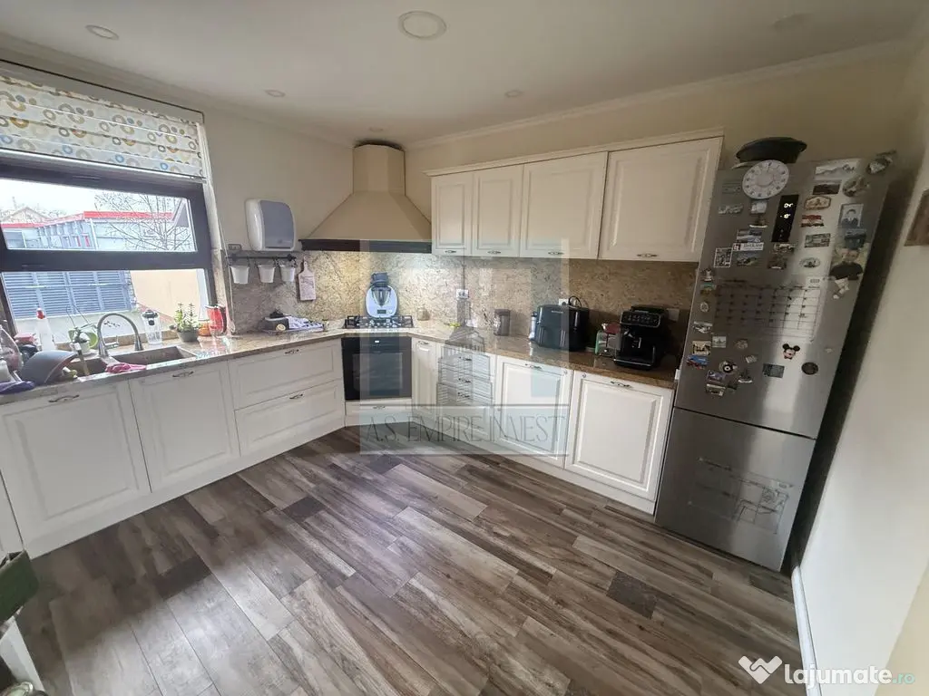 COMISION 0% Casa/Villa 9 camere, singur in curte-zona Tra...