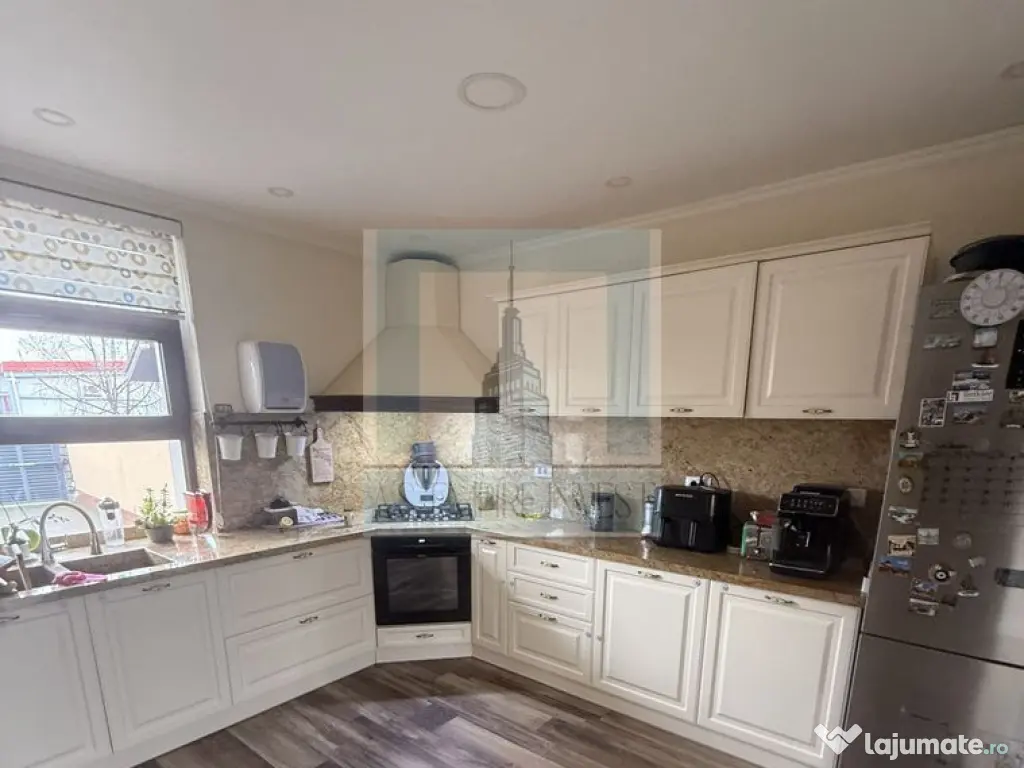 COMISION 0% Casa/Villa 9 camere, singur in curte-zona Tra...