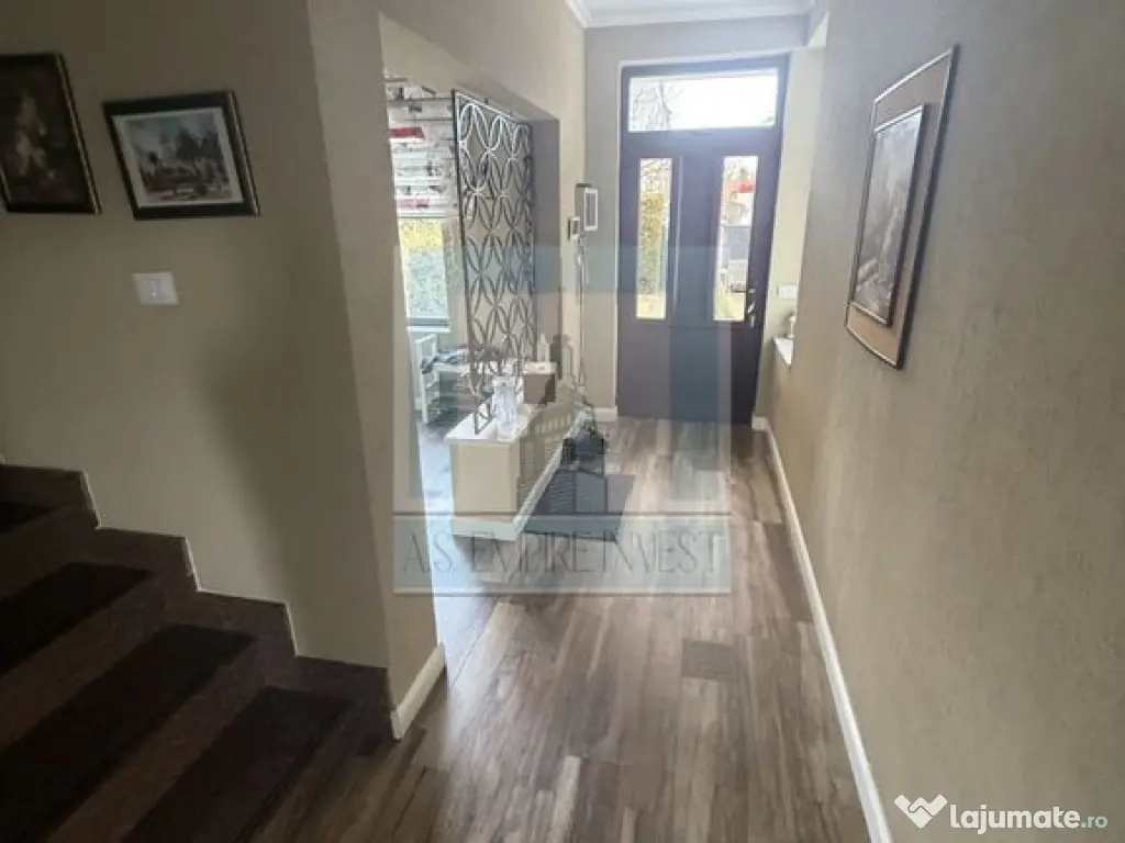 COMISION 0% Casa/Villa 9 camere, singur in curte-zona Tra...