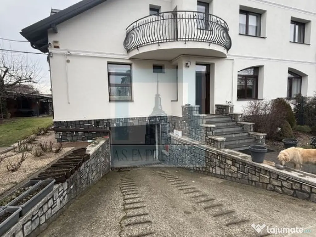 COMISION 0% Casa/Villa 9 camere, singur in curte-zona Tra...