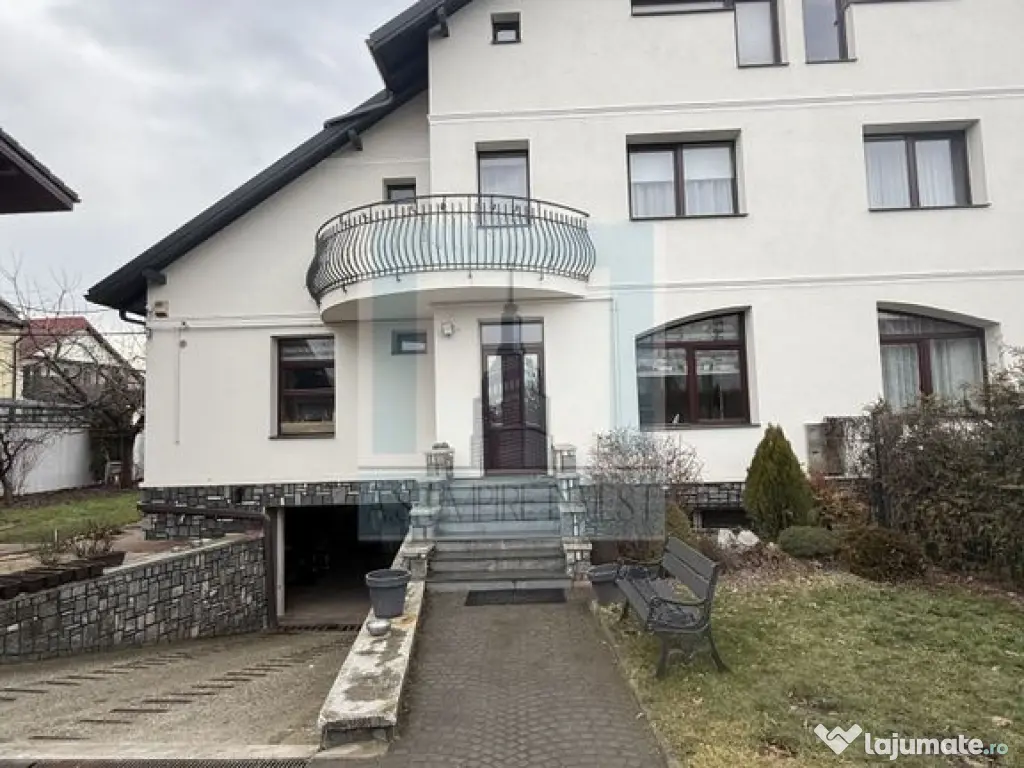 COMISION 0% Casa/Villa 9 camere, singur in curte-zona Tra...