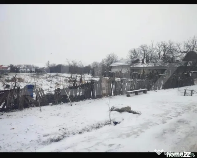 Ocazie investiţie! Teren intravilan cu acces stradal, Petre - Gaesti (Dambovita)
