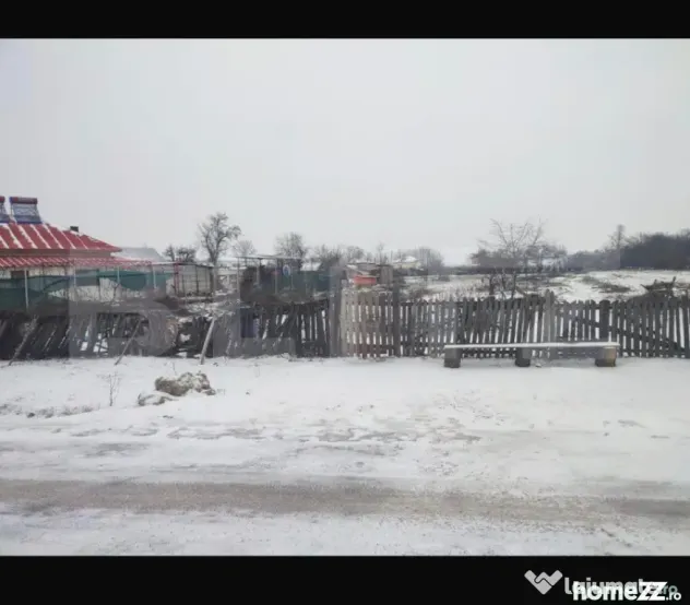 Ocazie investiţie! Teren intravilan cu acces stradal, Petre - Gaesti (Dambovita)