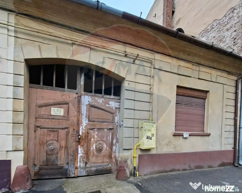 Proprietate centrală Arad, cotă teren mare, acces auto