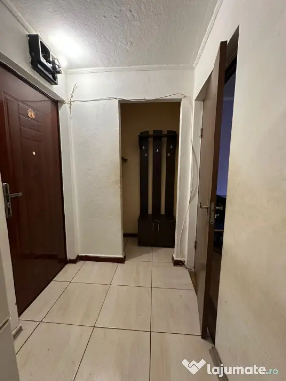 - Apartament 2 camere confort 2, Viziru 1, etaj 3.