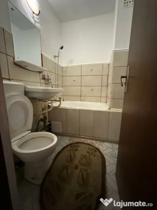 - Apartament 2 camere confort 2, Viziru 1, etaj 3.