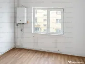 Camera de camin cu baie si bucatarie, centrala proprie, etaj 1/4! 