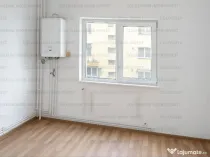 Camera de camin cu baie si bucatarie, centrala proprie, etaj 1/4!