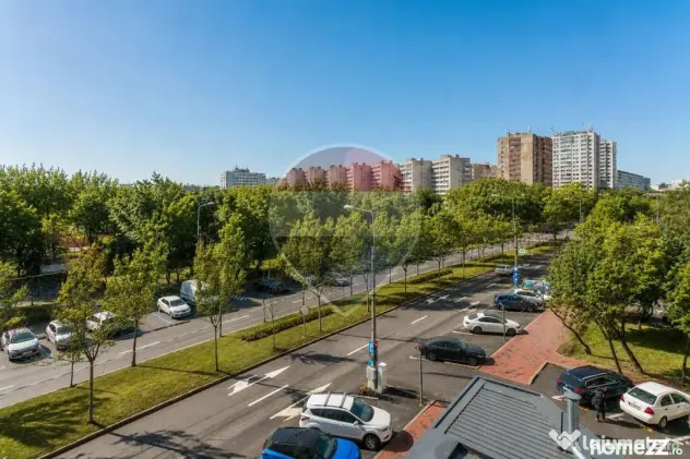 Birouri clasa A | Lumină naturală și vedere spre Parcu...