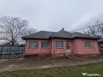 Casă veche cu teren generos – sat Mogoșești, com. Satu