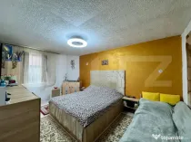 Apartament 2 camere, curte comună - zonă centrală