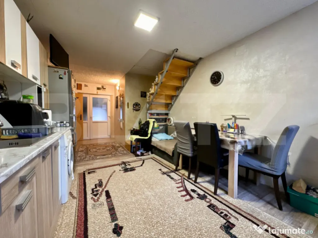 Apartament 2 camere, curte comună - zonă centrală