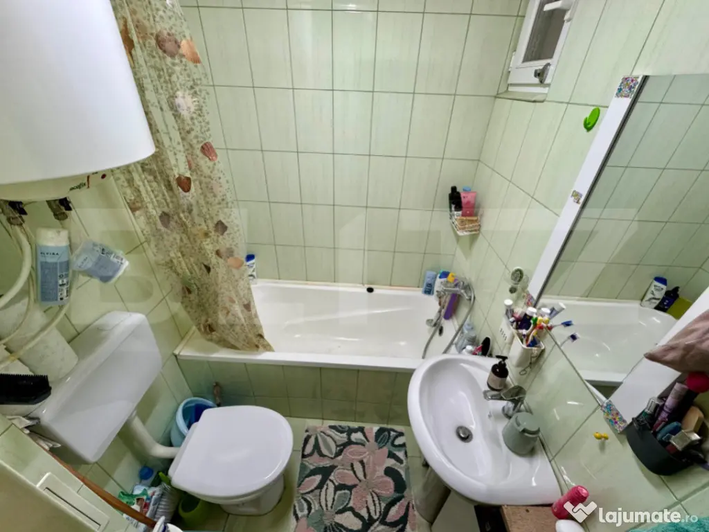 Apartament 2 camere, curte comună - zonă centrală