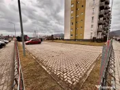 Spatiu 8 camere, 24 parcari si curte 900mp, in Brasov 