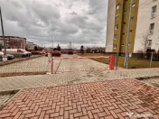 Spatiu 8 camere, 24 parcari si curte 900mp, in Brasov 