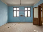 Vilă pe str Alexandru Ioan Cuza, 10 camere, S + P + E, t... 
