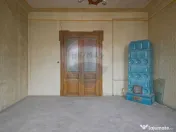 Vilă pe str Alexandru Ioan Cuza, 10 camere, S + P + E, t... 