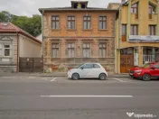 Vilă pe str Alexandru Ioan Cuza, 10 camere, S + P + E, t... 